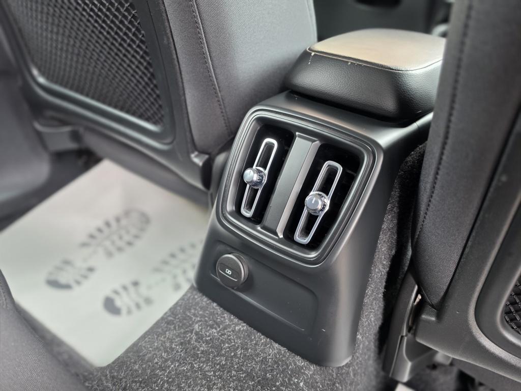 Volvo XC40 t5 inscription expression recharge hybrid | led | airco | trekha