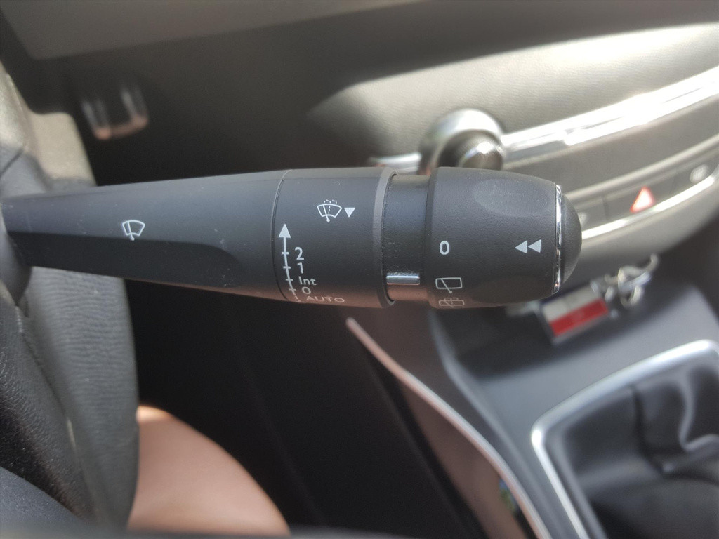 Peugeot 308 gt 1.6 turbo-205pk navigatie | full-led | alcantara | trekhaak 