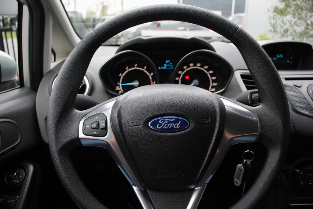 Ford Fiesta 1.0 trend - airco - stoelverwarming - alle doc - 1e eigenaar - 