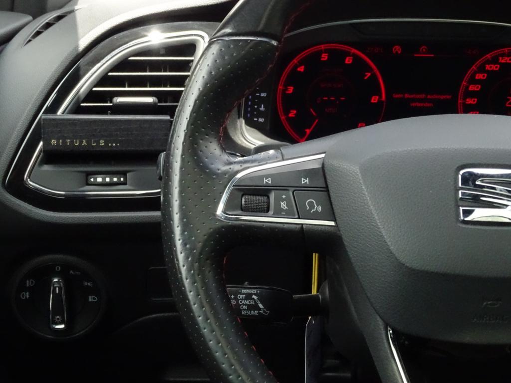 Seat Leon st 1.5 tsi fr business intense automaat | full led | pano | apple
