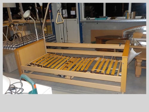 Elektrisch hoog/laag ledikant met papegaai op wielen 90 x 200 cm
