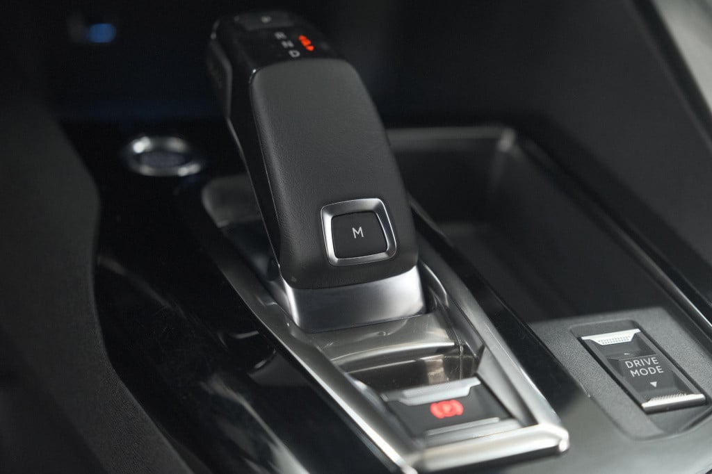 Peugeot 5008 puretech 130 eat8 gt black pack | elektrische kofferklep | cam