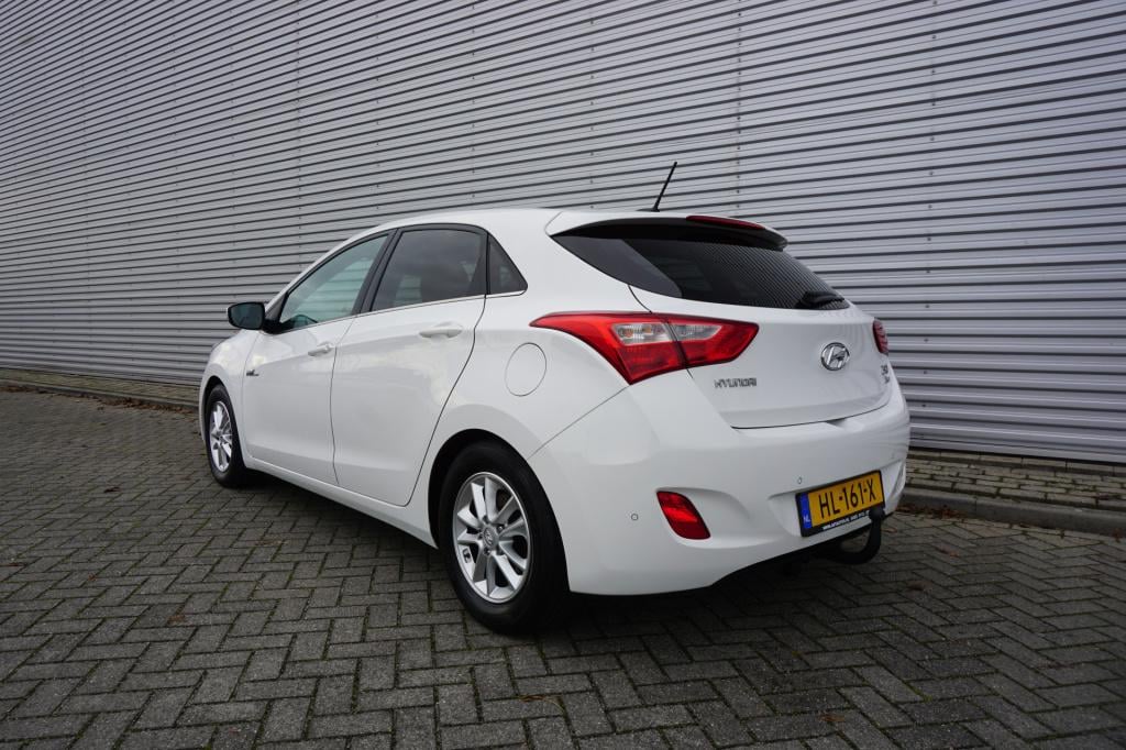 Hyundai I 30 1.6 gdi i-motion plus climate / navi / cruise / camera / parke