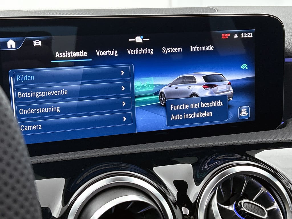 Mercedes-Benz A-Klasse 250 e business solution amg | parkeerpakket met acht