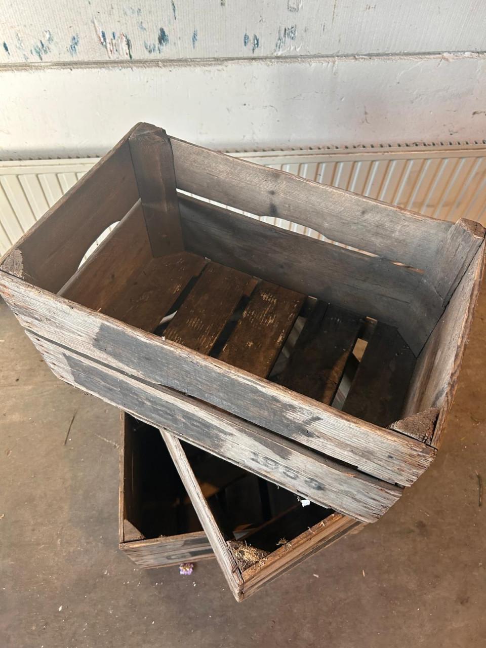 Oude veilingkisten 13 stuks