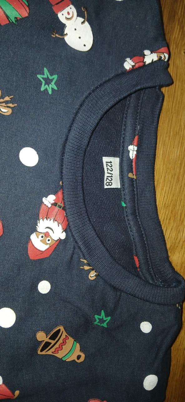 Kersttrui 2x 122-128 en 134-140