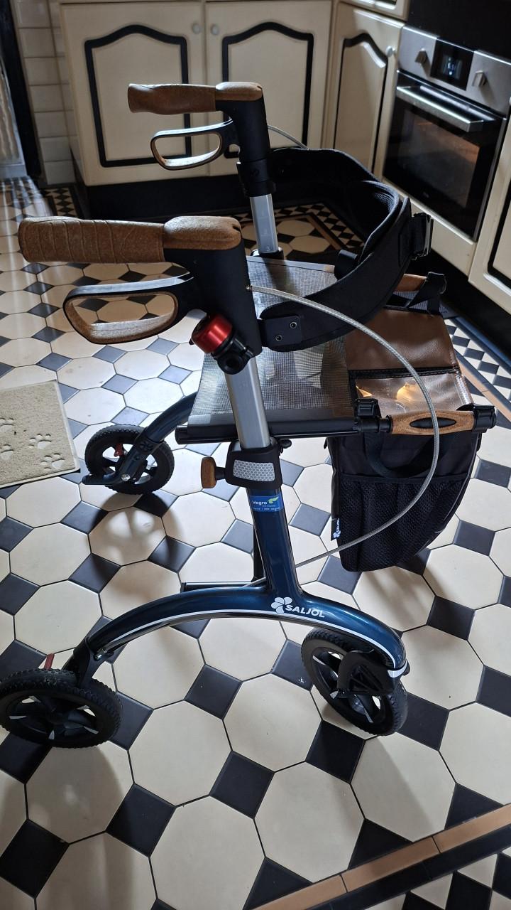 Rollator, Saljol Carbon CR 54