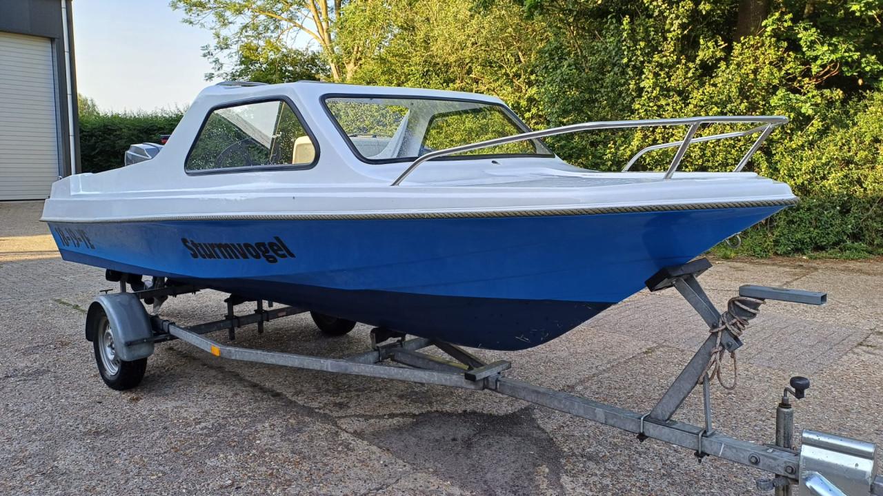 Motorboot