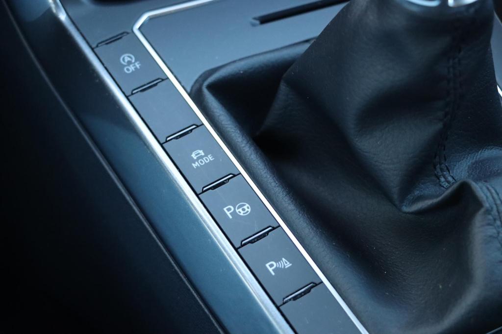 Volkswagen Polo 1.0 tsi highline business r 95pk