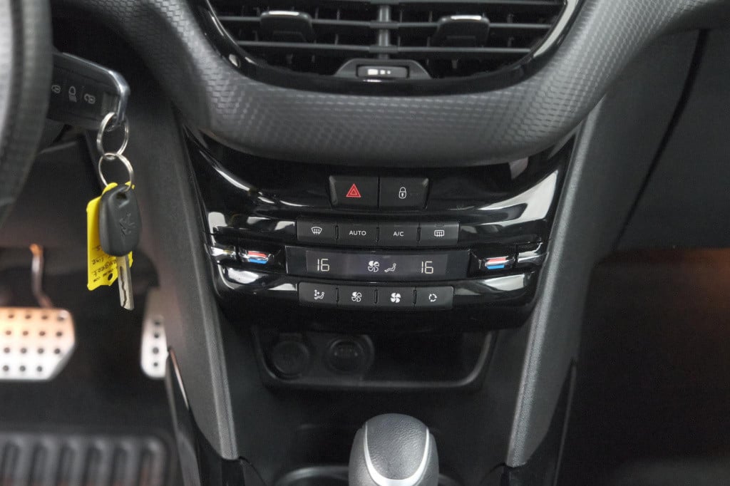 Peugeot 2008 puretech 110 gt-line | camera | apple carplay | navigatie | pa