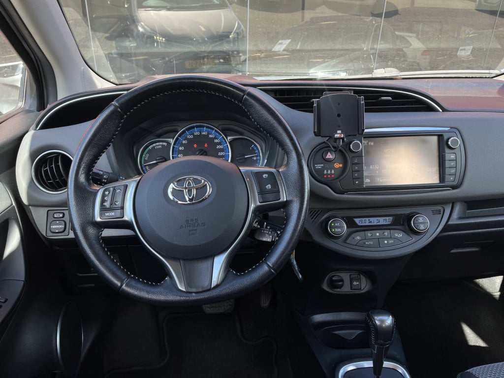 Toyota Yaris 1.5 hybrid aspiration | camera | trekhaak