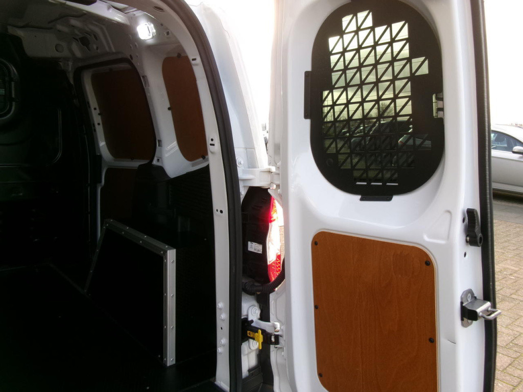 Ford Transit Courier 1.5 tdci airco, cr.contr navi, schuifd. tr.h.