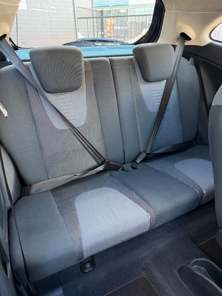 Ford KA 1.2 titanium - airco - nieuwe distributie