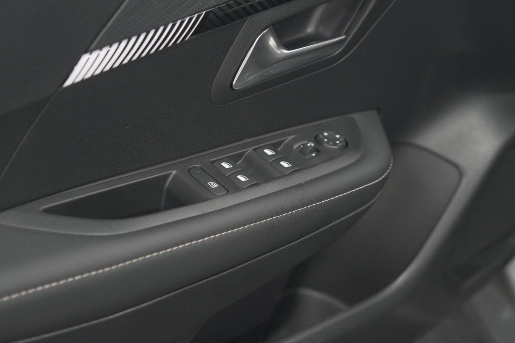 Peugeot 208 hybrid 100 e-dcs6 allure | camera | adaptieve cruise control | 