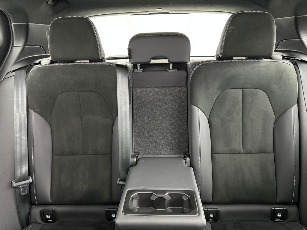 Volvo XC40 t4 211pk recharge ultimate dark | pano| adap.cruise| trekhaak| c