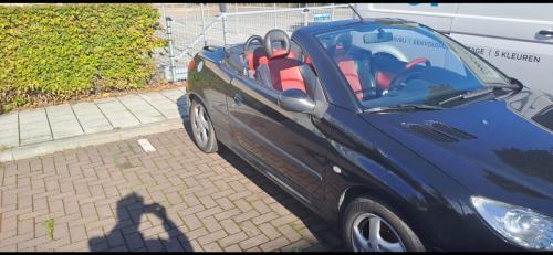 Peugeot 206cc cabrio met Apk tot 04-2027