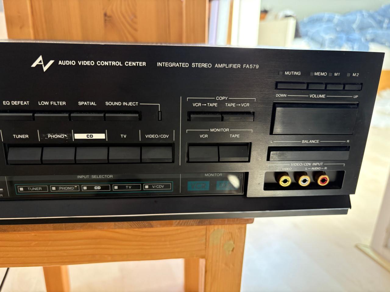 Philips FA569 versterker