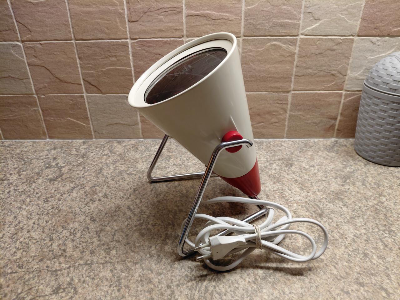 Philips warmtelamp. Rode lamp met naam: Infraphil
