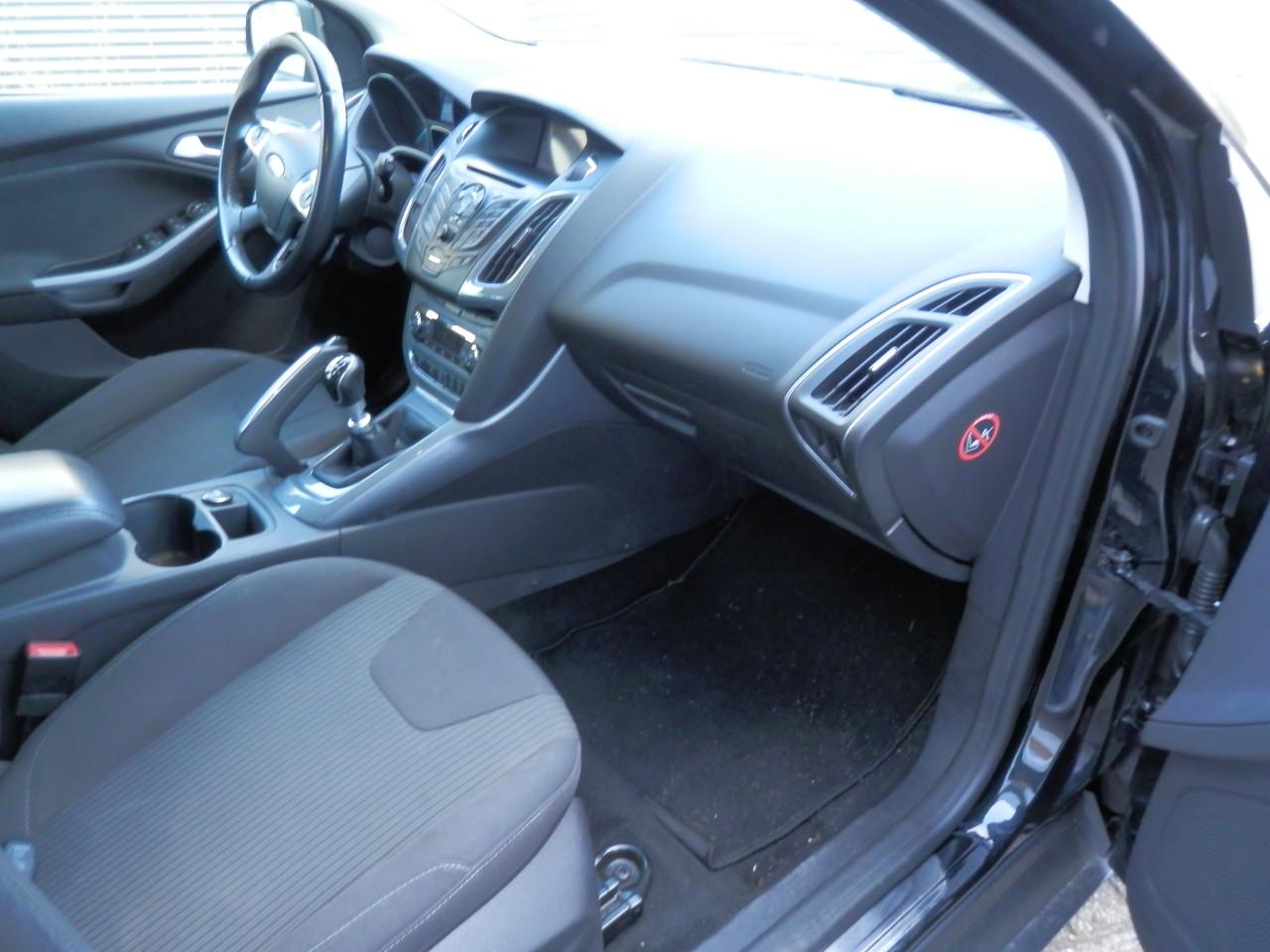 Auto Garant Biedt Aan: Ford Focus 1.6 Titanium