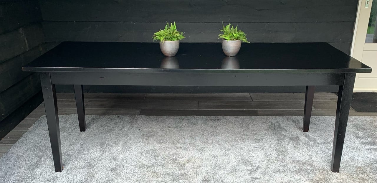 Eettafel zwart