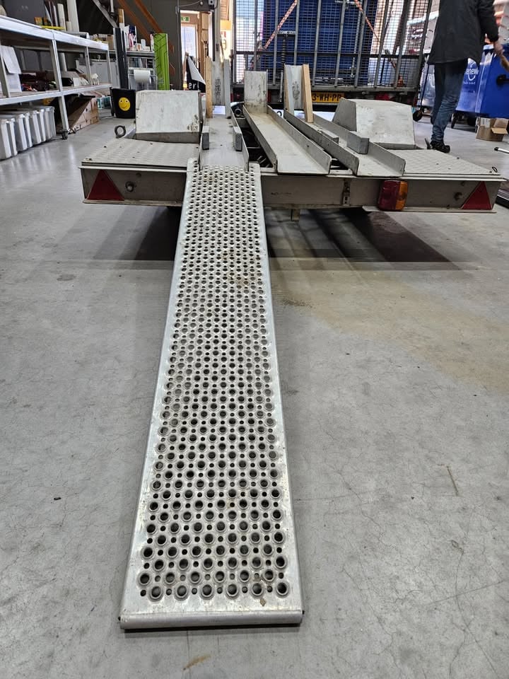 Motoraanhanger/ motortrailer voor 2 motoren bouwjaar 2015