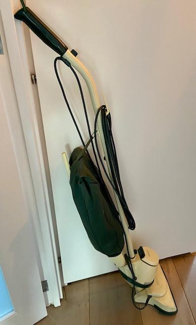 Vintage Vorwerk stofzuiger uit fifties