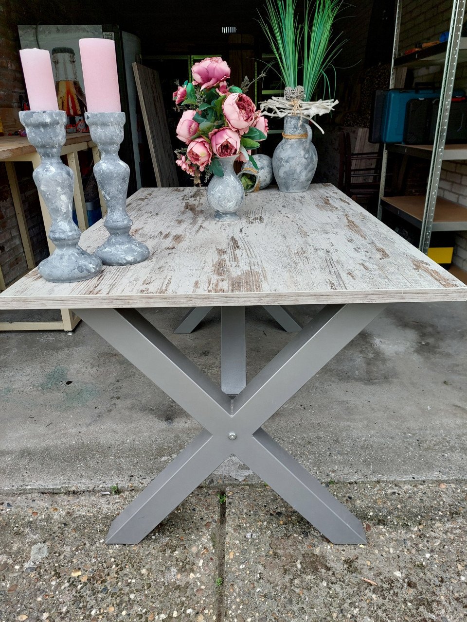 Nw Industriële eettafel met x poten