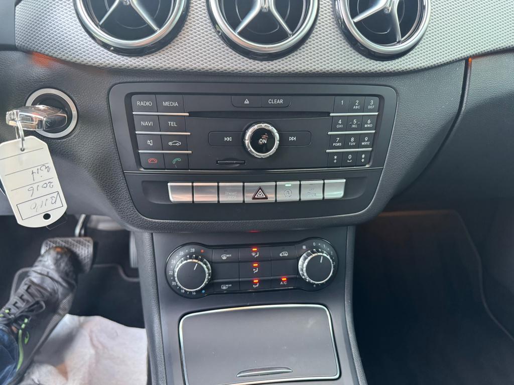 Mercedes-Benz B-Klasse 180 ambition urban automaat , apple-carplay , afneem