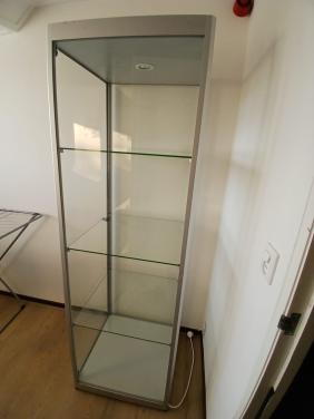 Vitrinekast met verlichting