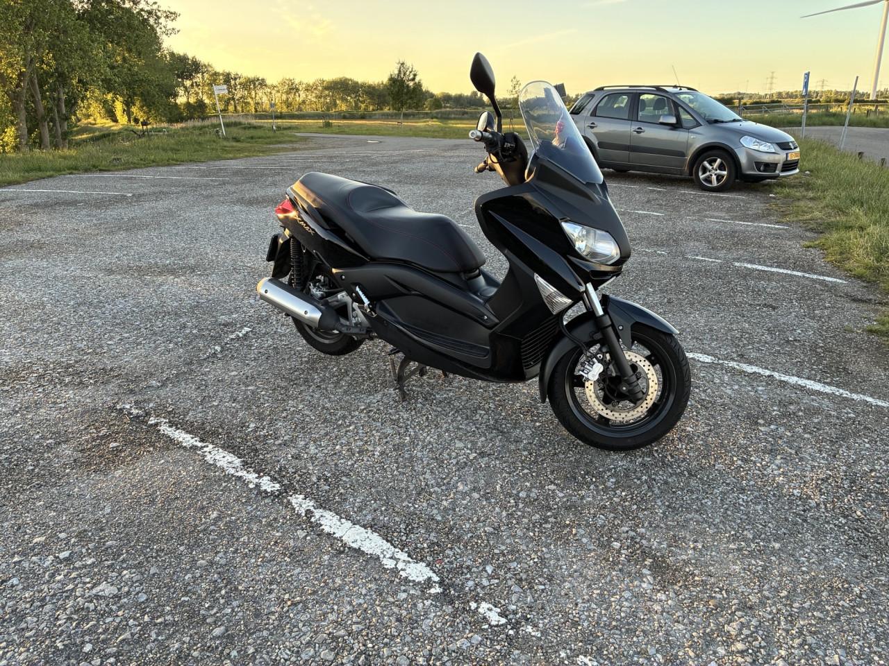 Yamaha X-max 250R Motorscooter met lage KM-stand
