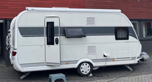 Hobby 490 KMF Excellent Edition 2022 – Zeer compleet – 5 slaapplaatsen