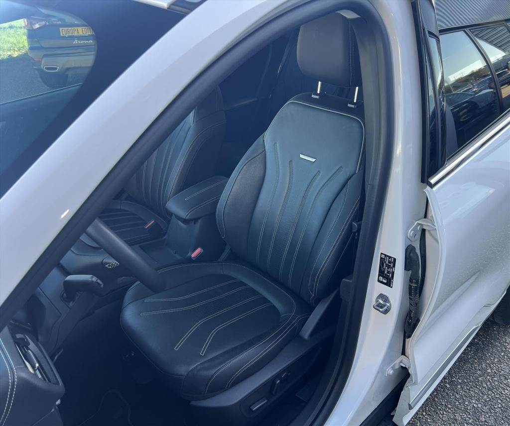 Ford Kuga 2.5 phev e-cvt 225pk vignale , trekhaak , winterpack met voorruit