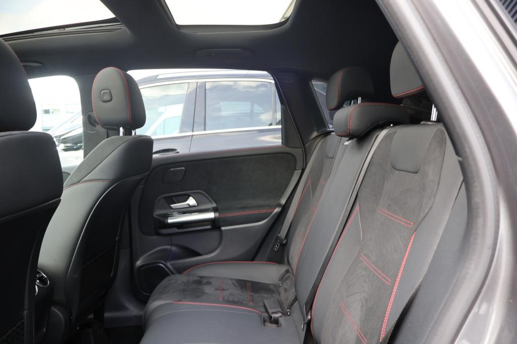 Mercedes-Benz B-Klasse 250 e amg line l panoramadak l 360 camera i head-up 