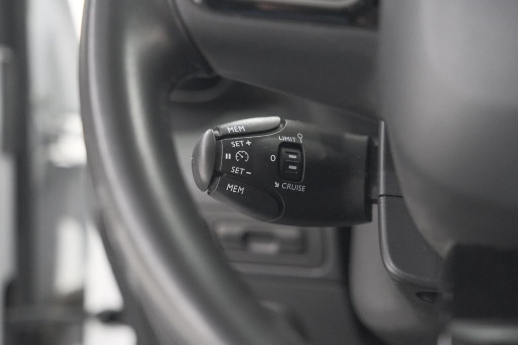 Citroen C3 Aircross puretech 110 feel | navigatie | parkeersensoren | clima