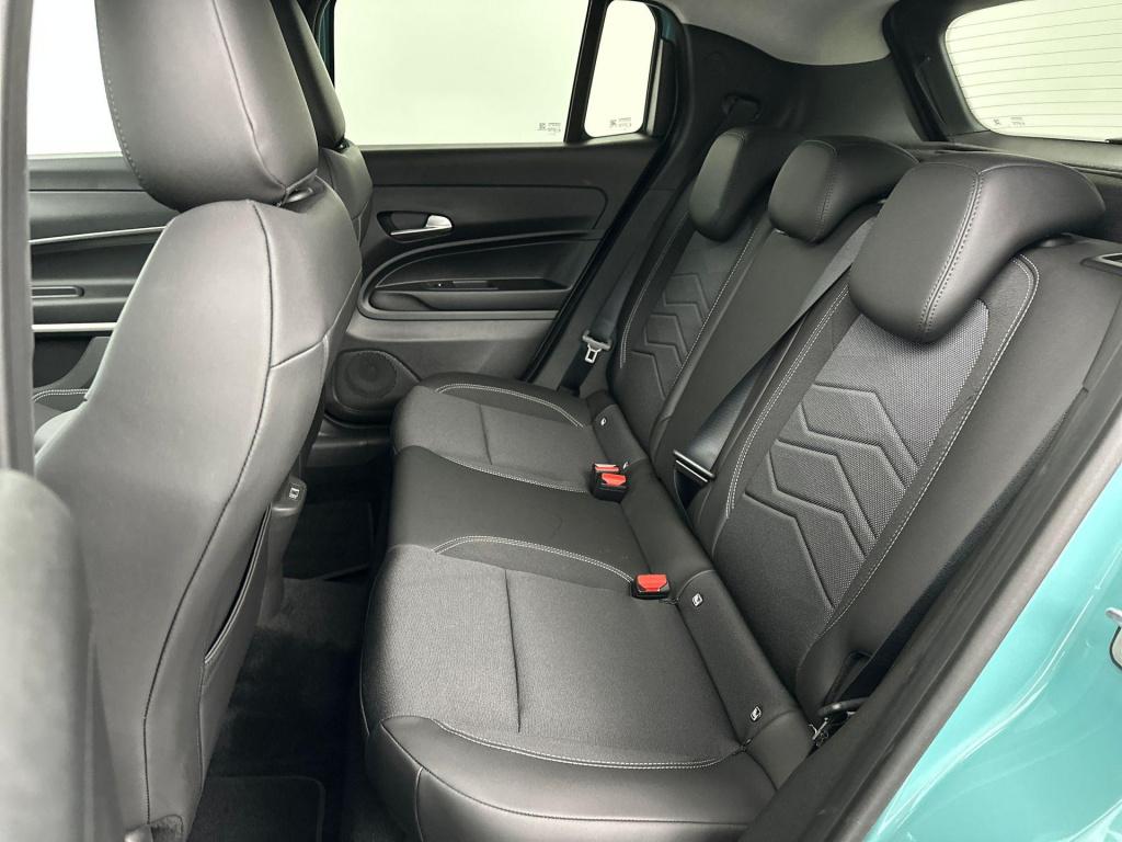 Jeep Avenger 1.2 e-hybrid summit | camera | apple carplay & android auto |