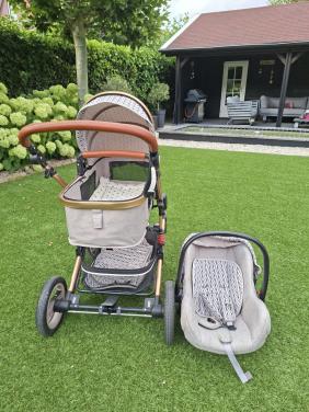 Kinderwagen merk Moni 3 in1 combi