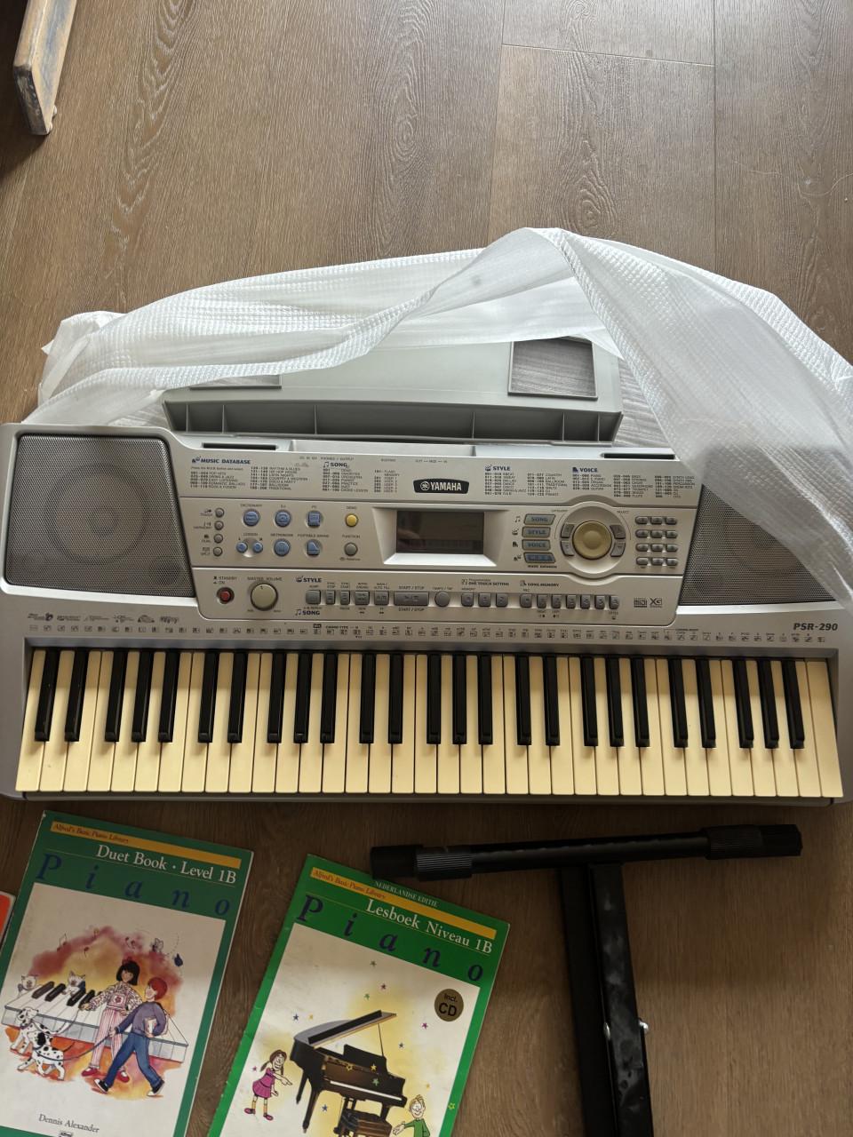 Yamaha PSR290 Keyboard 2/3x gebruikt compleet met toebehoren