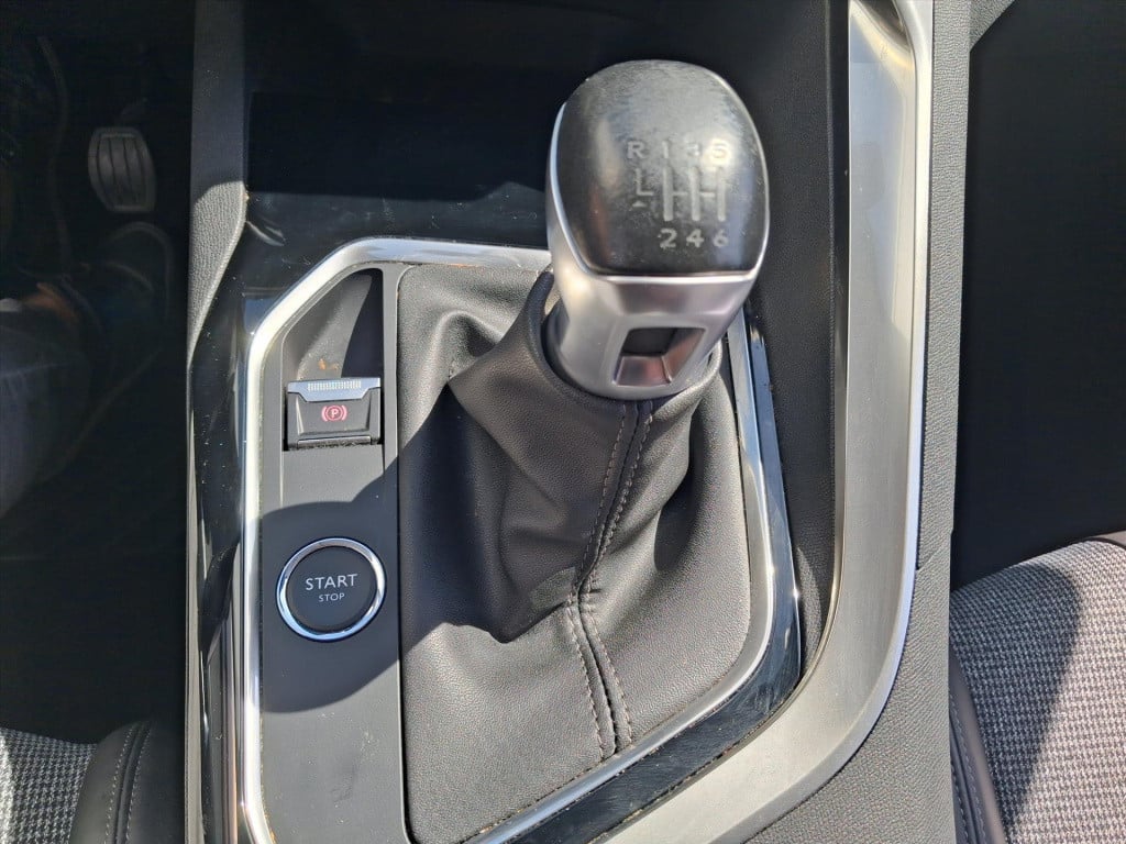 Peugeot 3008 1.2 pt 130pk s&s allure navigatie | apple carplay & android au