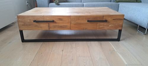 Industriële salontafel