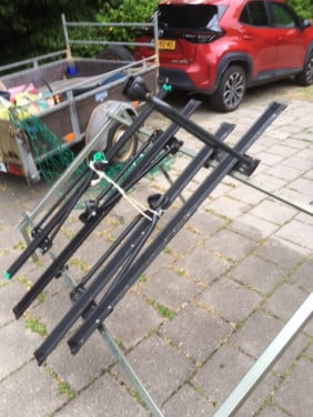 Fietsen   rek  voor op aanhanger of  vouwwagen