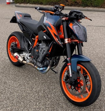 Ktm Duke 890R 2024 - 3945km
