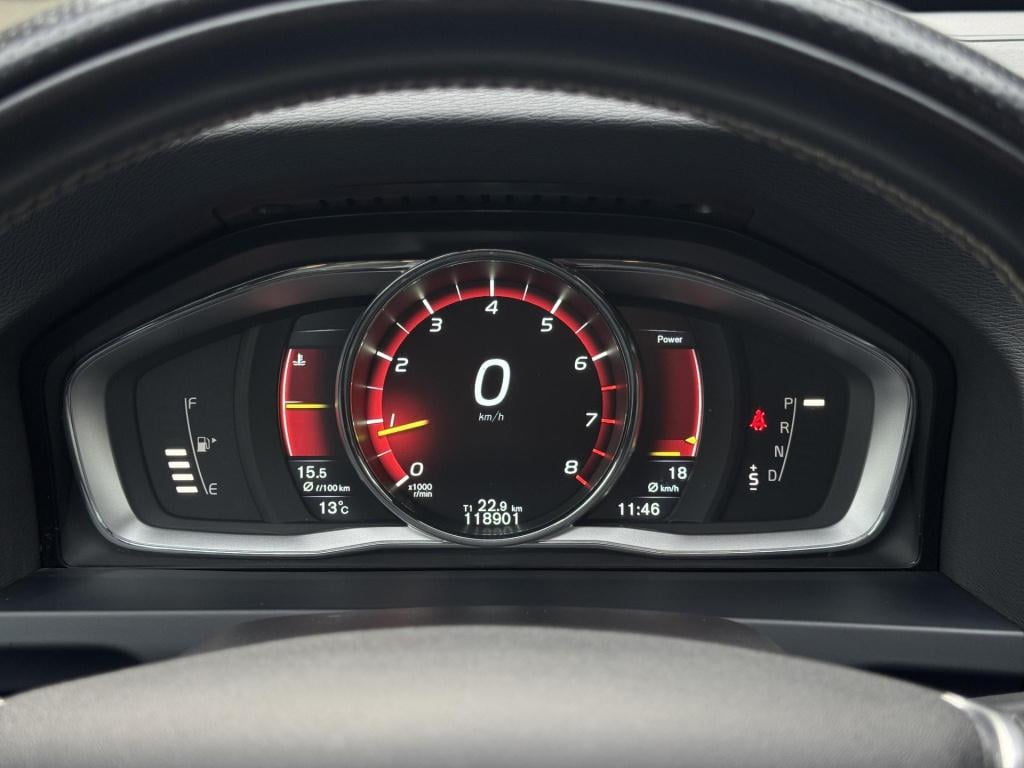 Volvo V60 1.6 t3 r-design nl-auto, automaat incl. trekhaak afneembaar!