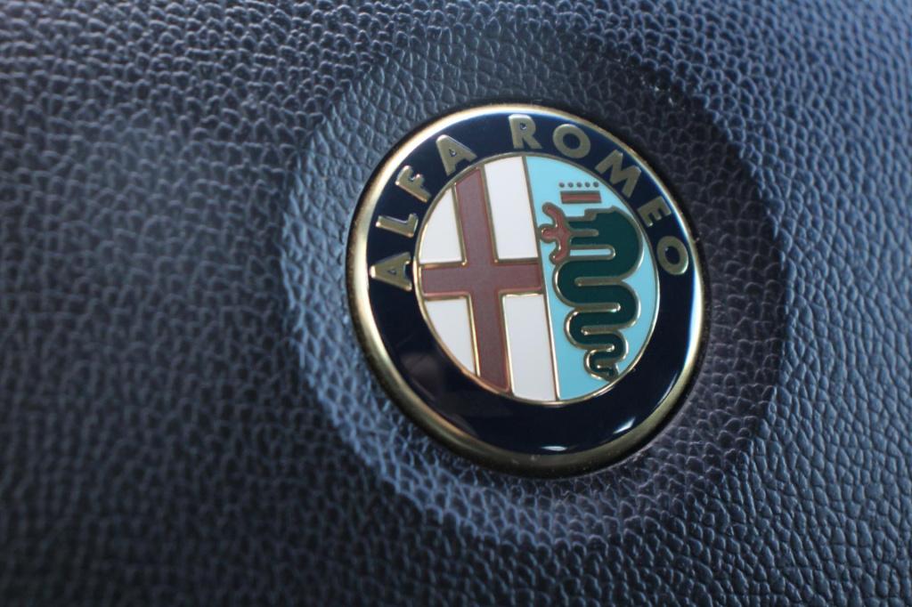 Alfa Romeo Giulietta 1.4 turbo super- sportiva - leer/alcantara - stoelverw