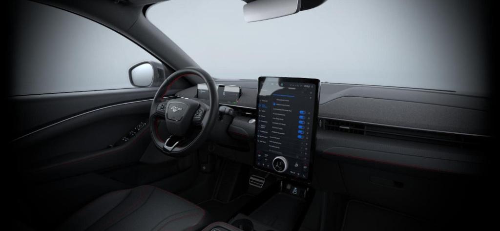 Ford Mustang Mach-e extended premium rwd 88 kwh | €1.000,- ford voordeel! |