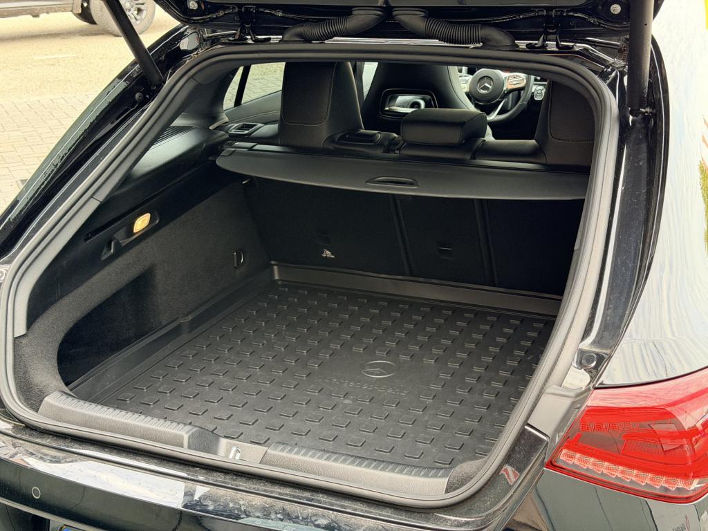 Mercedes-Benz Cla shooting brake 250 e business solution amg limited