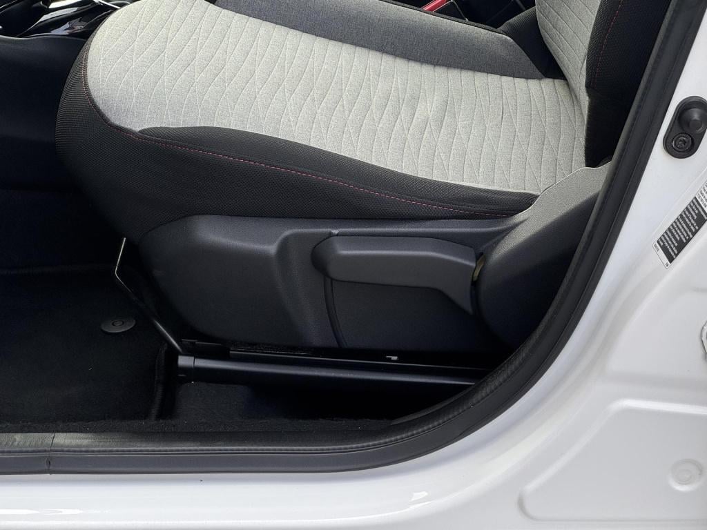 Citroen C1 1.0 e-vti shine navigatie + park. sensor, nl-auto!