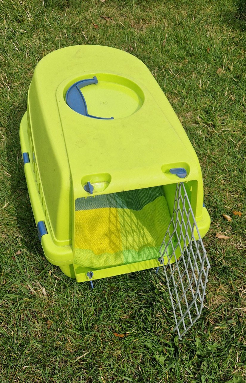 Transportbox, kattenluik, waterfontein, voer- drinkbakjes, nagelschaartje