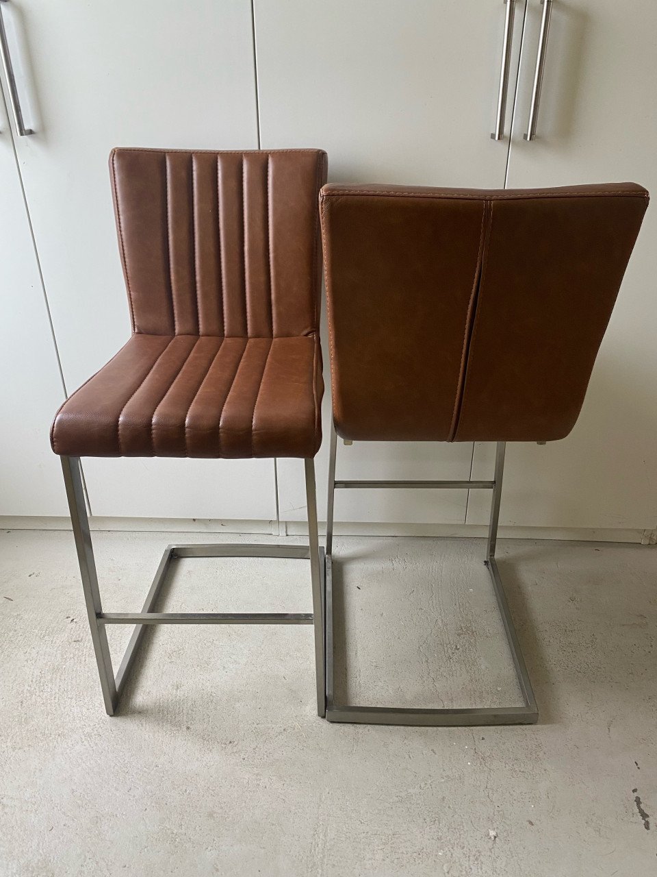 2 barstoelen