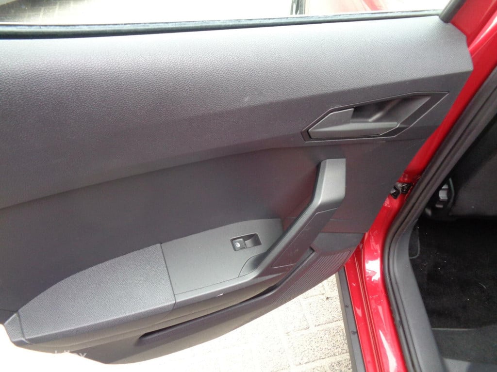 Seat Arona 1.0 tsi reference/airco/lm velgen/carplay/1st eig/slechts 79000k