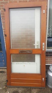 Hardhouten buitendeur